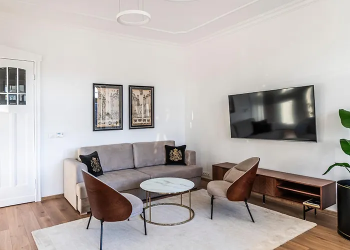 アパート Penthouse ソポト